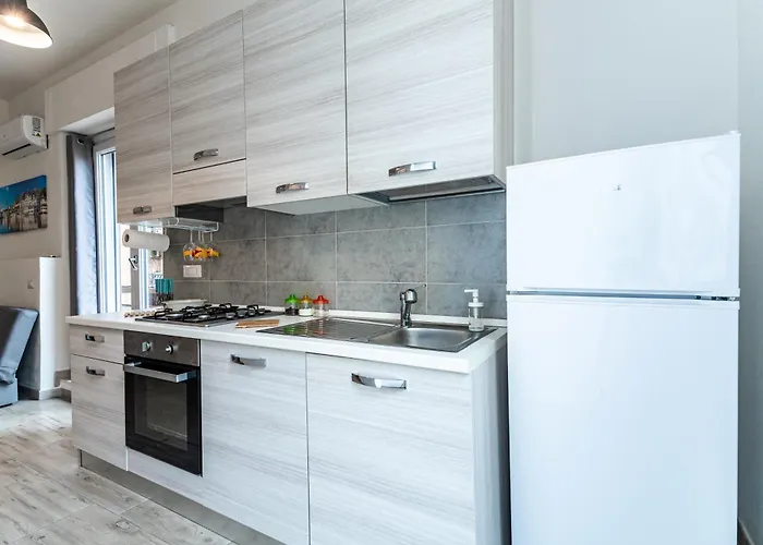 Paolo's House Апартаменты Кальяри