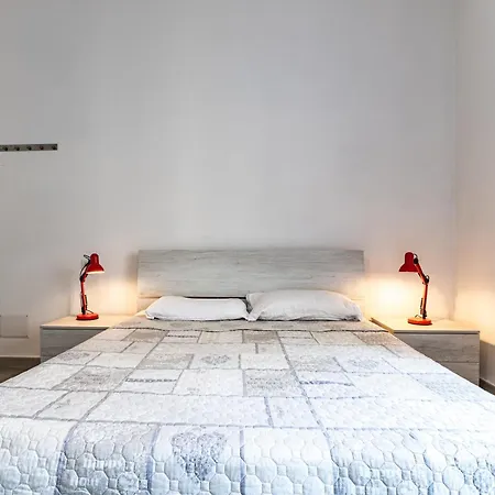 Paolo's House 아파트 *